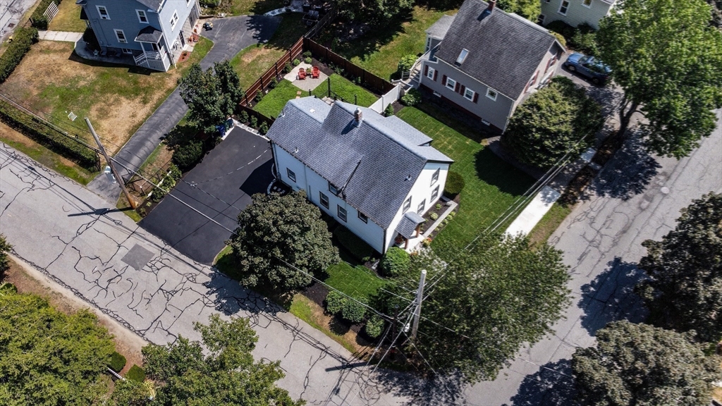 119 Bancroft Ave