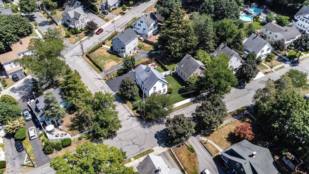 119 Bancroft Ave