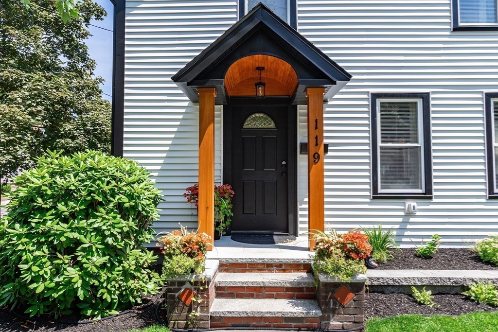 119 Bancroft Ave
