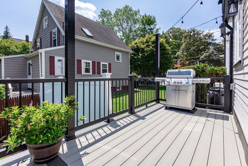 119 Bancroft Ave