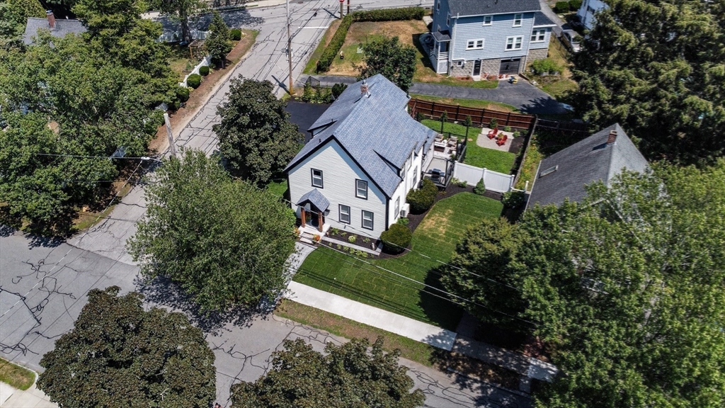 119 Bancroft Ave