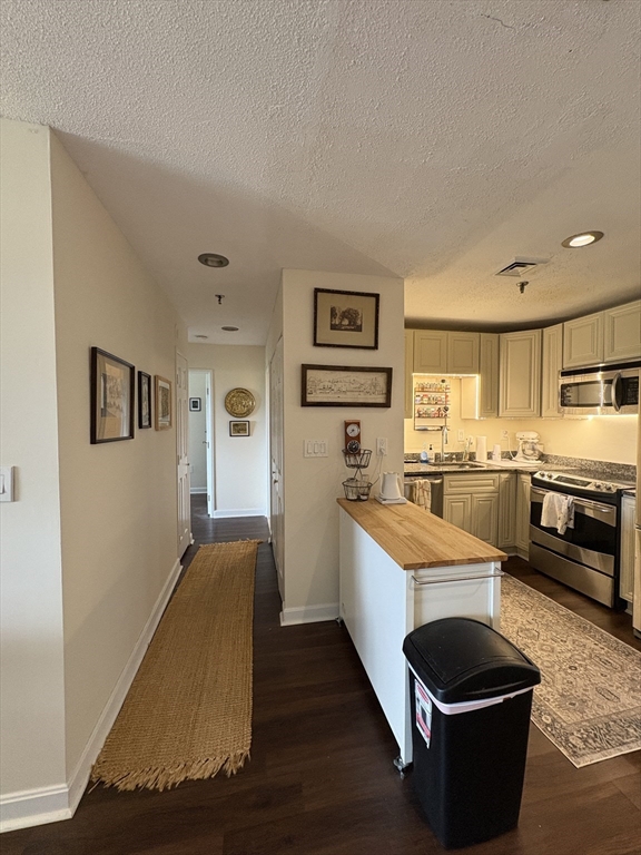 90 Quincy Shore Dr Unit: 303