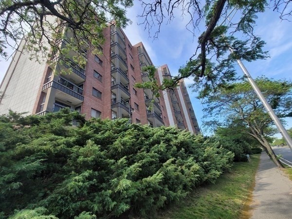 90 Quincy Shore Dr Unit: 303