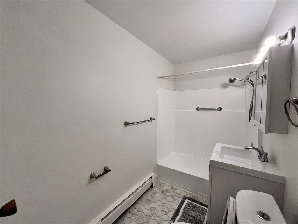 100 Grand View Ave APT 3B