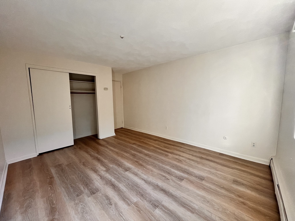 100 Grand View Ave APT 3B