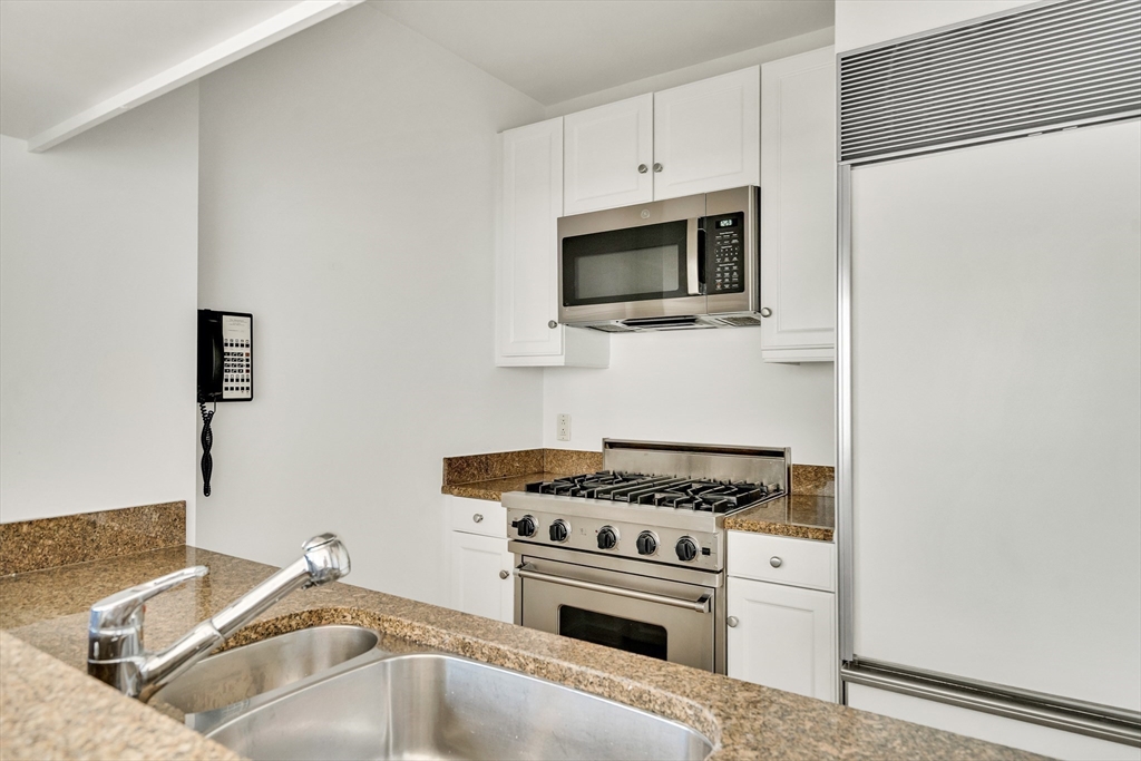 2 Avery Street # 27G