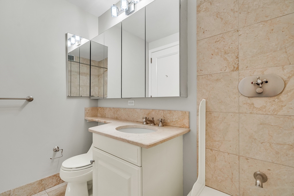 2 Avery Street # 27G