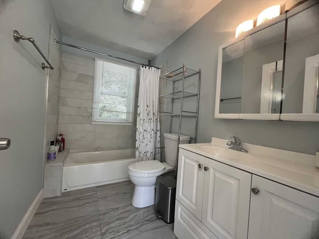 195 195 Grove St # 201 Unit: #201