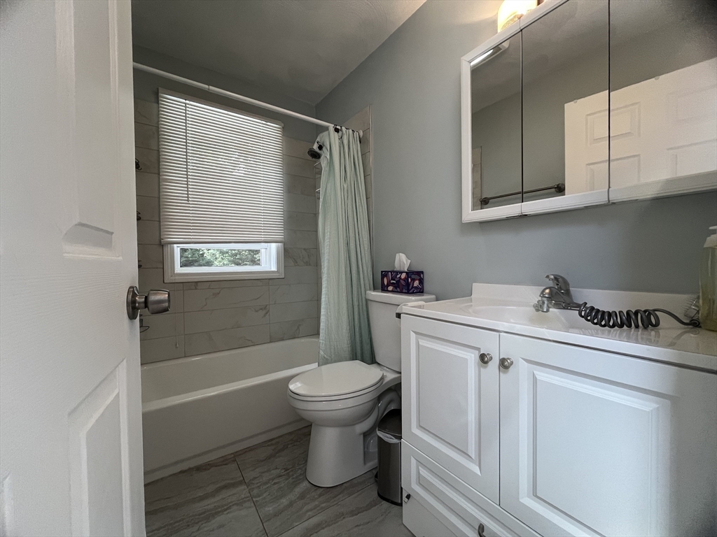 195 195 Grove St # 201 Unit: #201