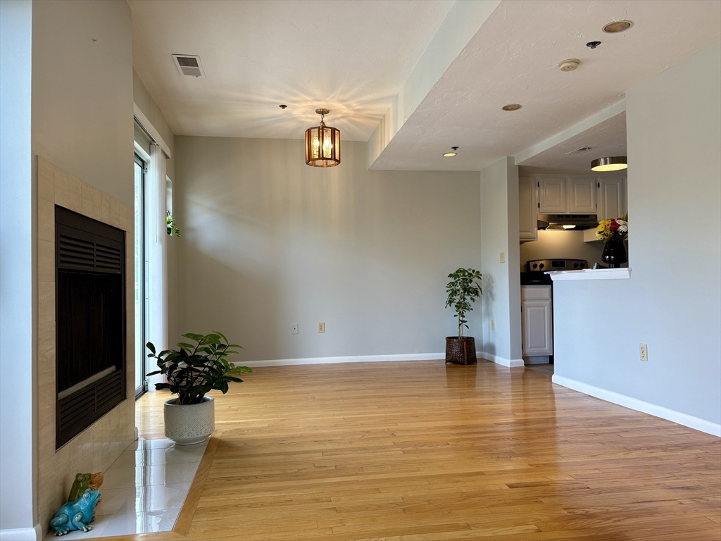 200 Falls Blvd # B305