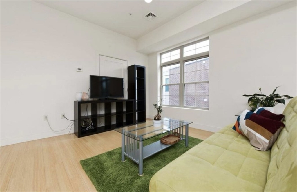 9 Gardner St # 12