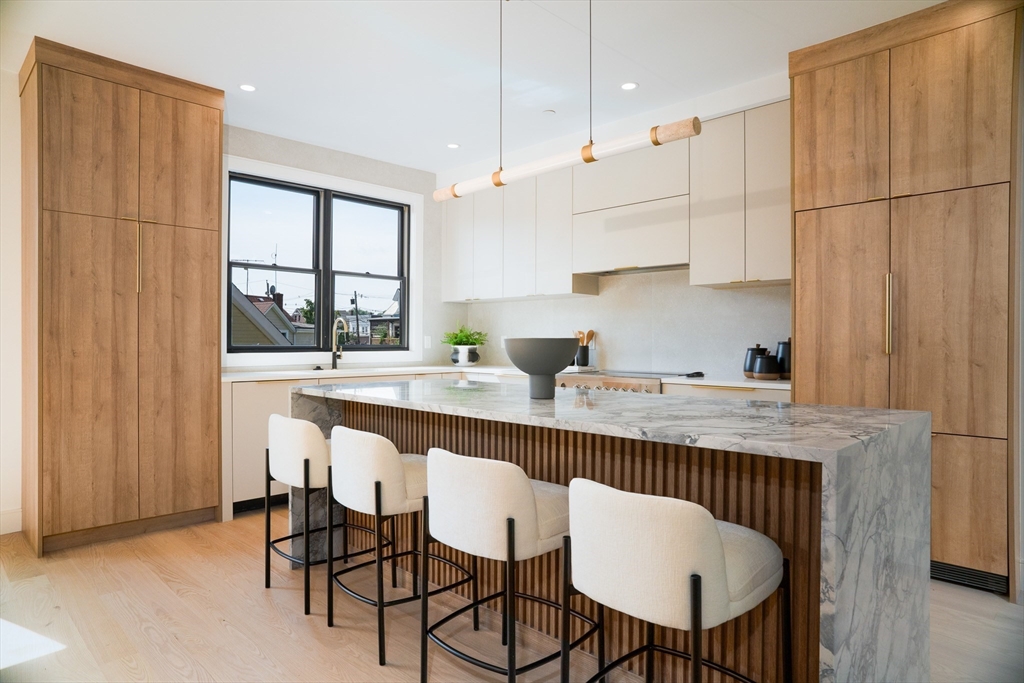 290 Watertown St # 4