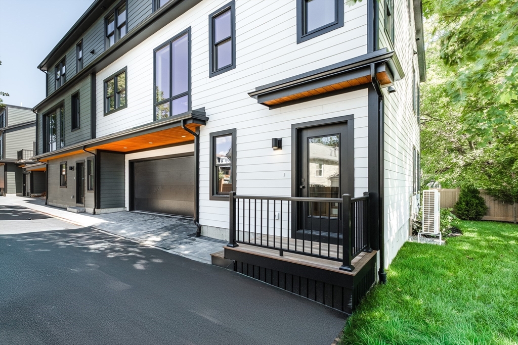 290 Watertown St # 4