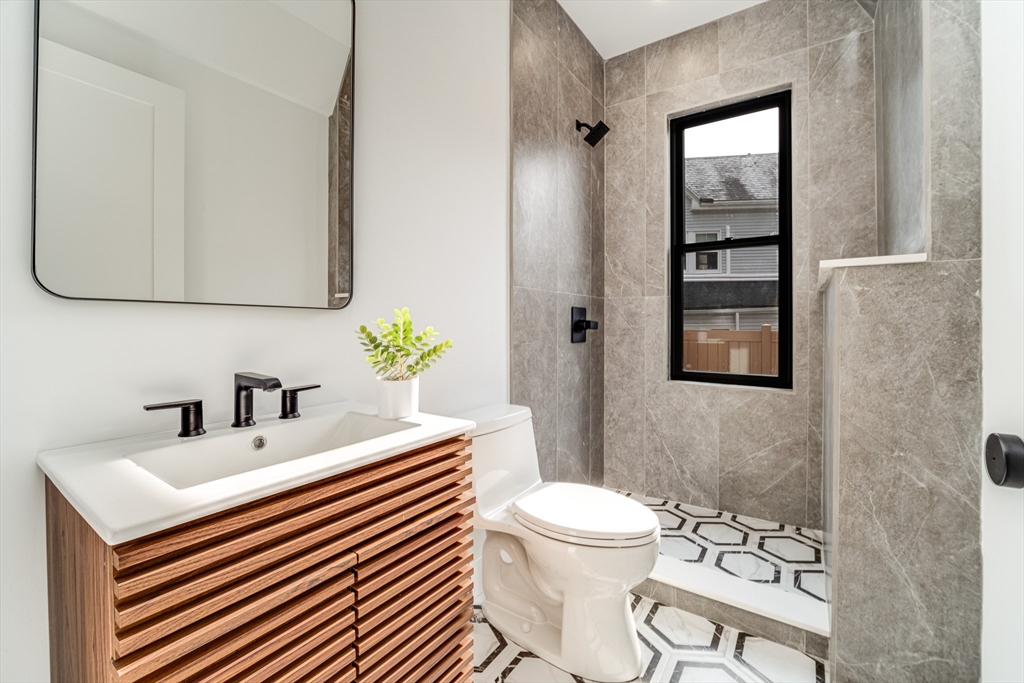 290 Watertown St # 4