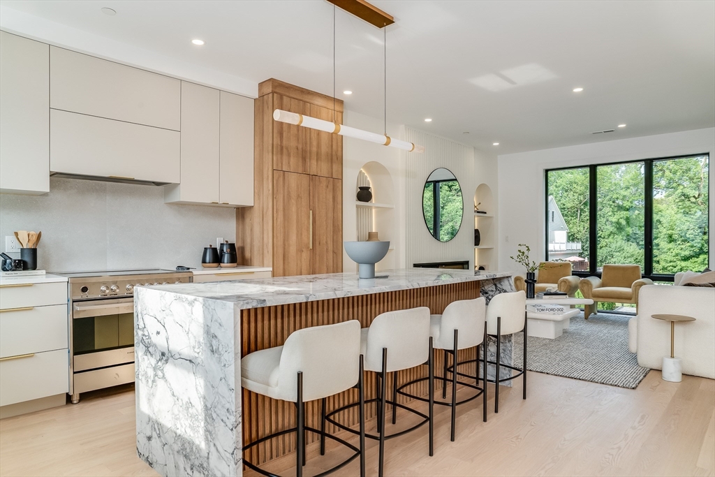 290 Watertown St # 4