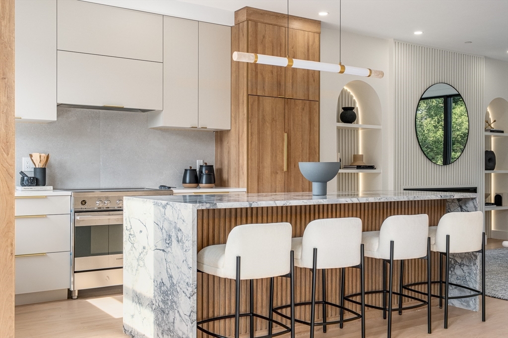 290 Watertown St # 4