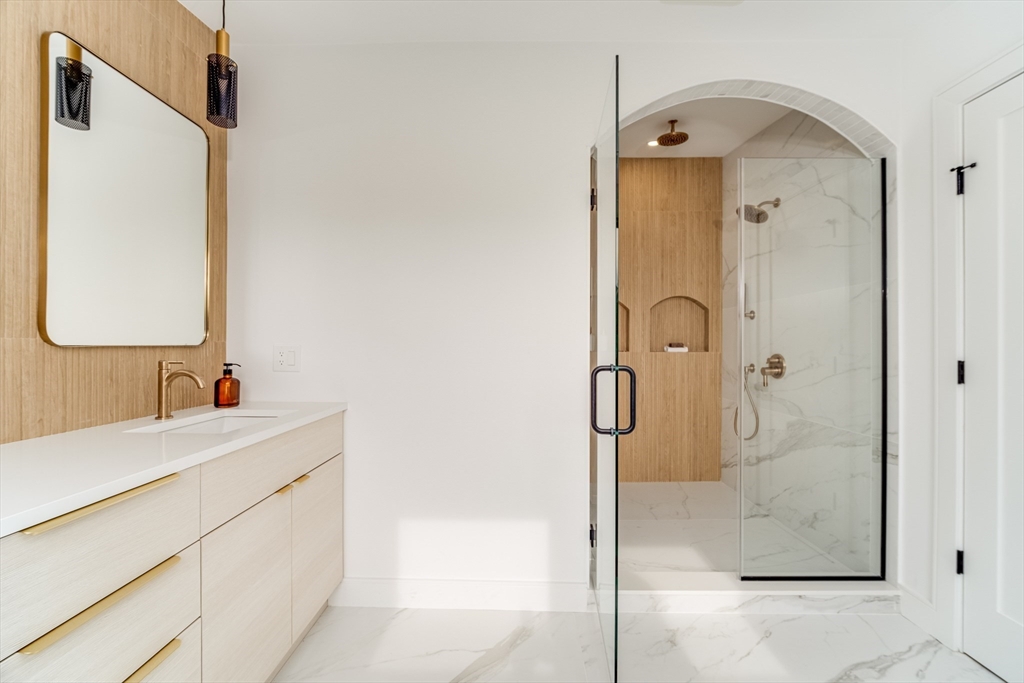 290 Watertown St # 4