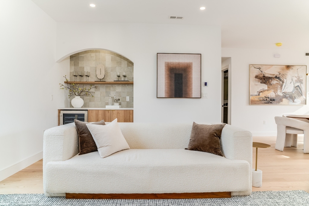 290 Watertown St # 4