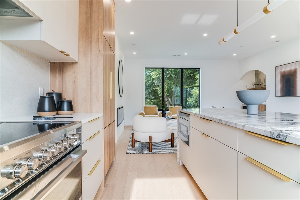 290 Watertown St # 4