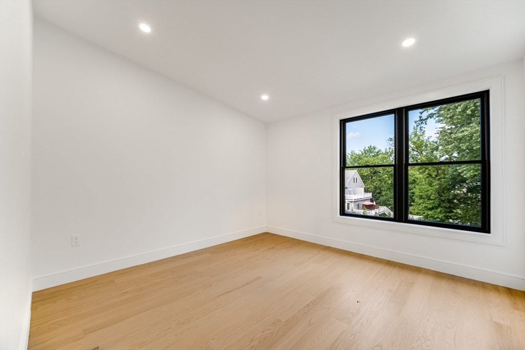 290 Watertown St # 4