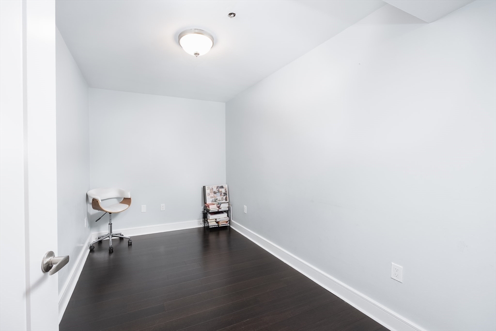 770 Washington Ave # 405