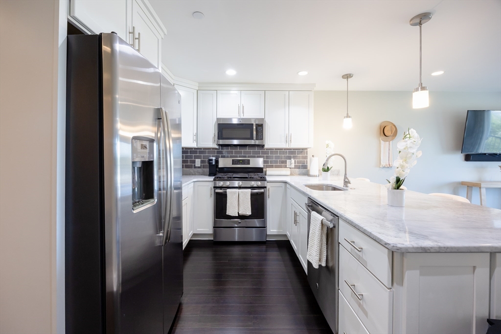 770 Washington Ave # 405