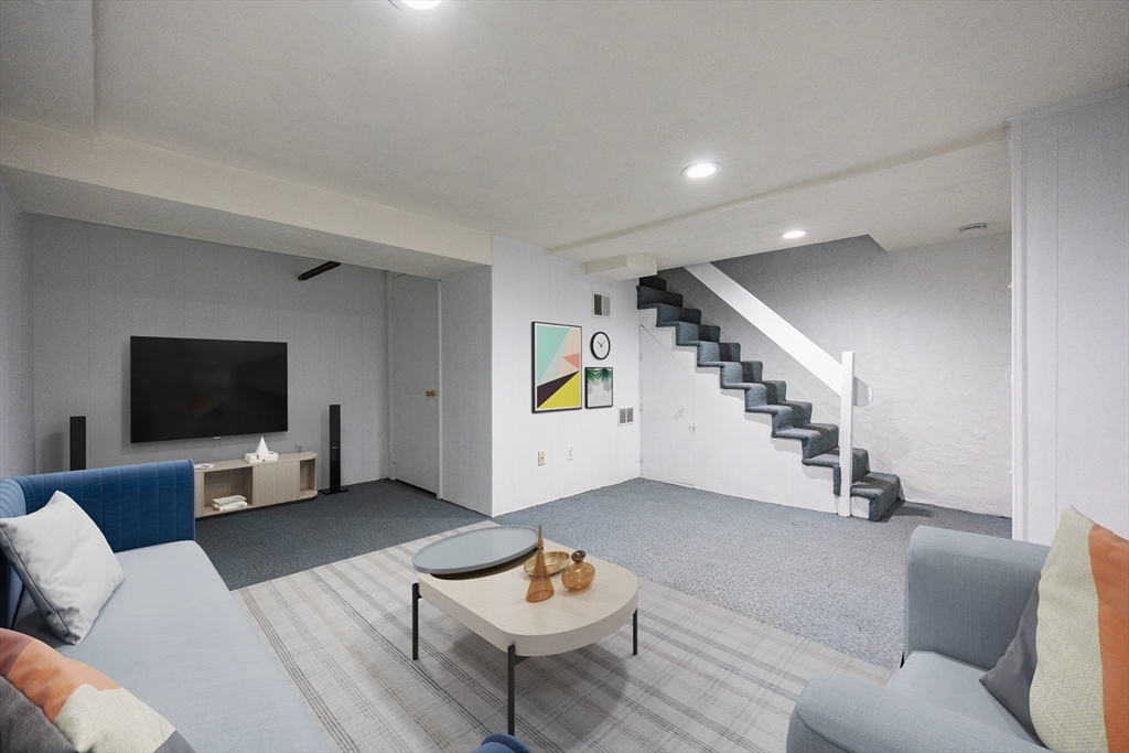 356 Lexington St # 356