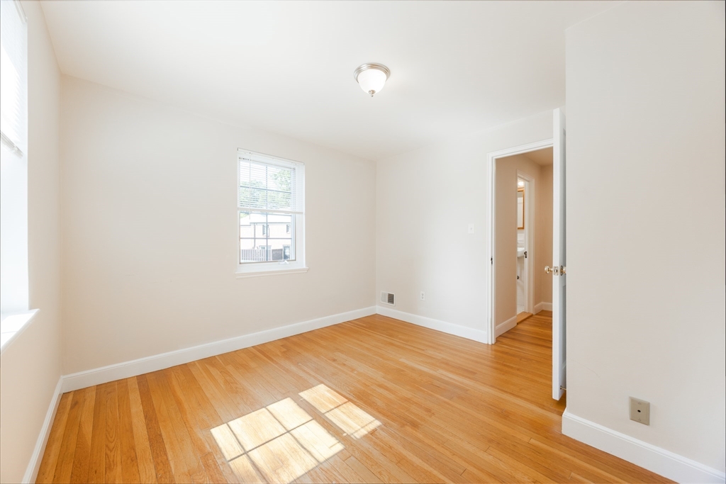 356 Lexington St # 356