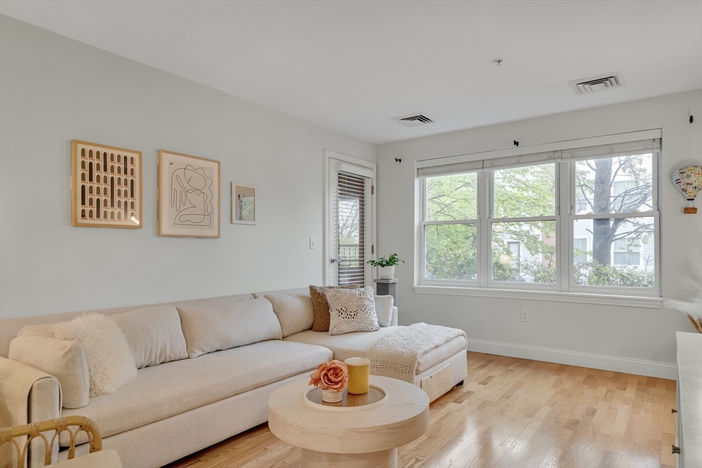 318 Rindge Ave # 103