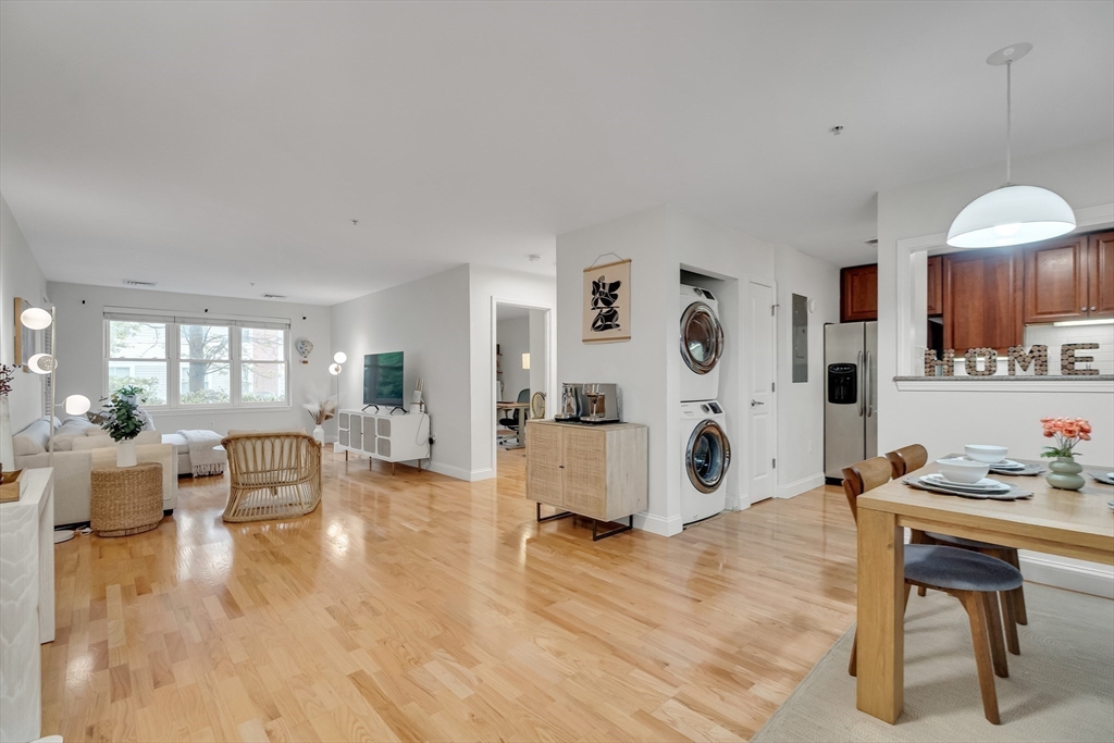318 Rindge Ave # 103