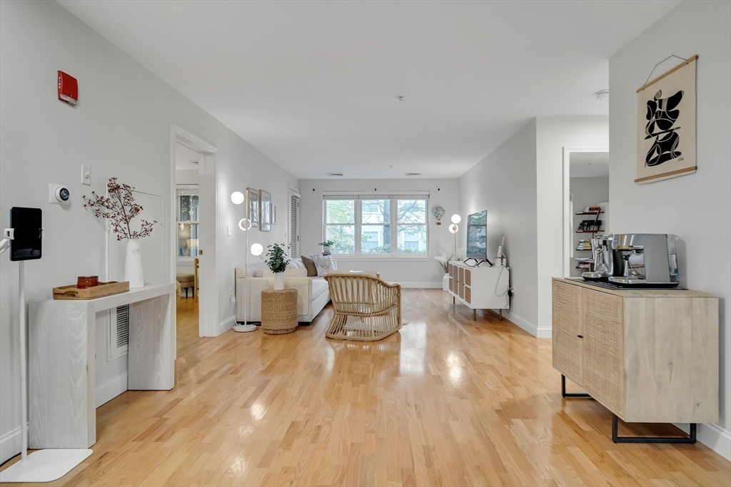 318 Rindge Ave # 103
