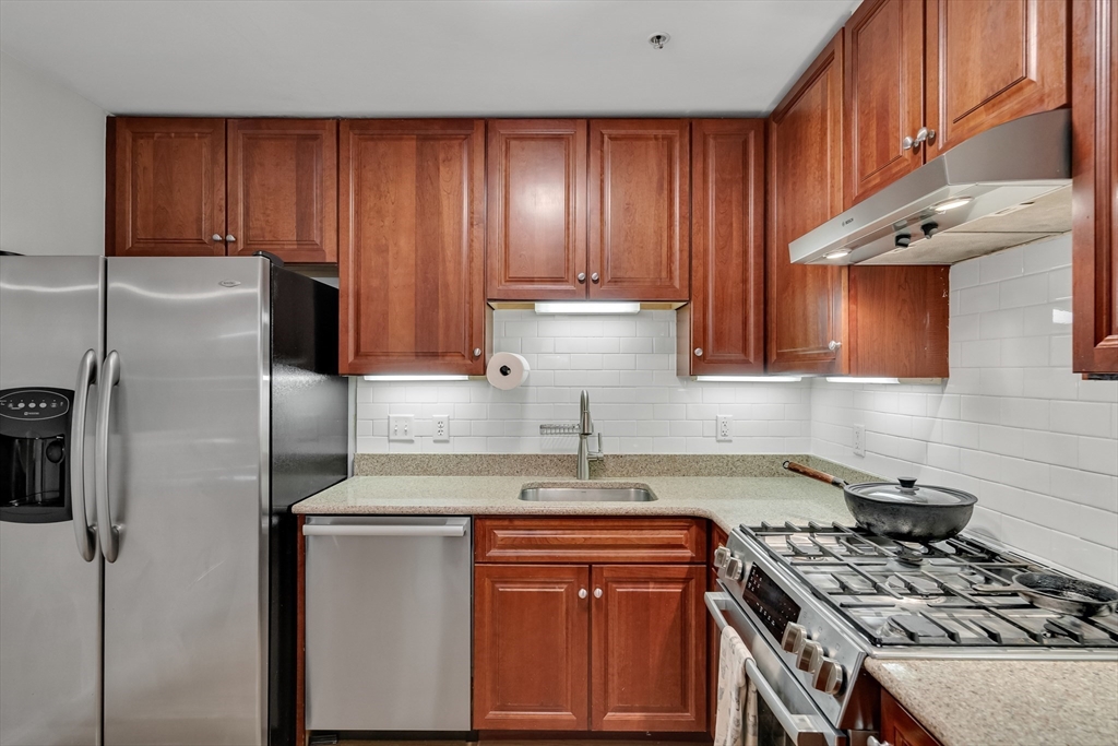 318 Rindge Ave # 103