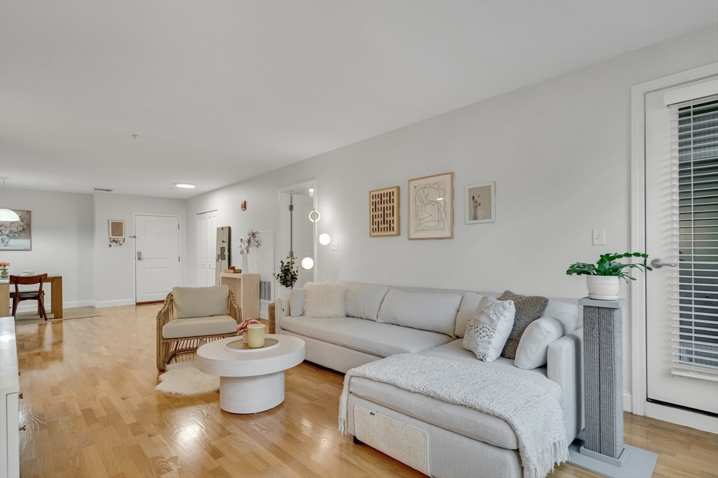 318 Rindge Ave # 103