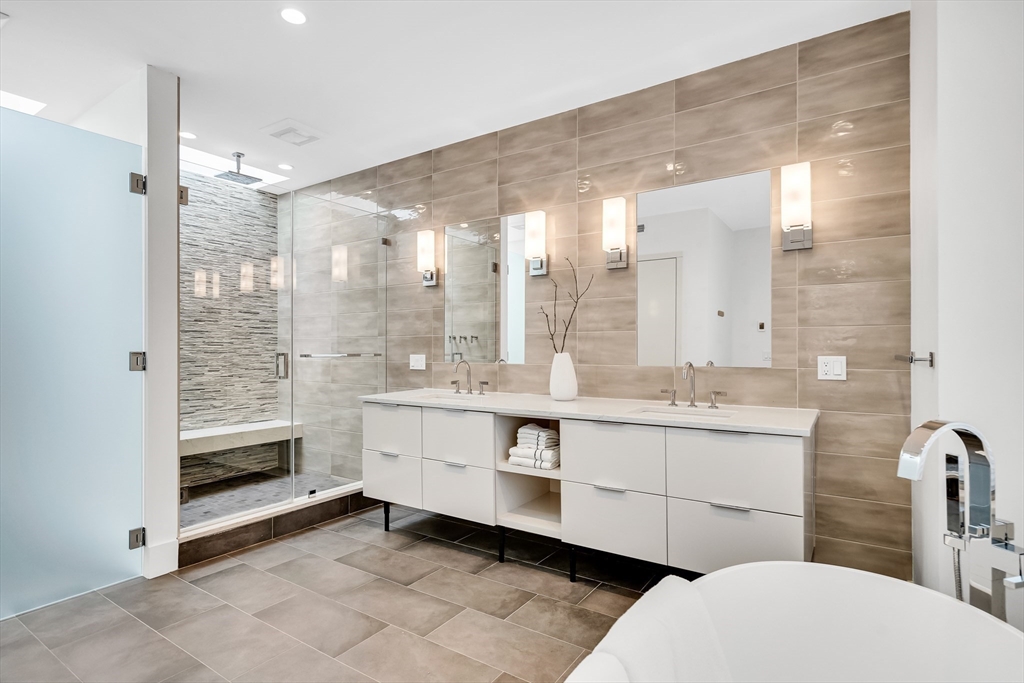 11 Winthrop Cir