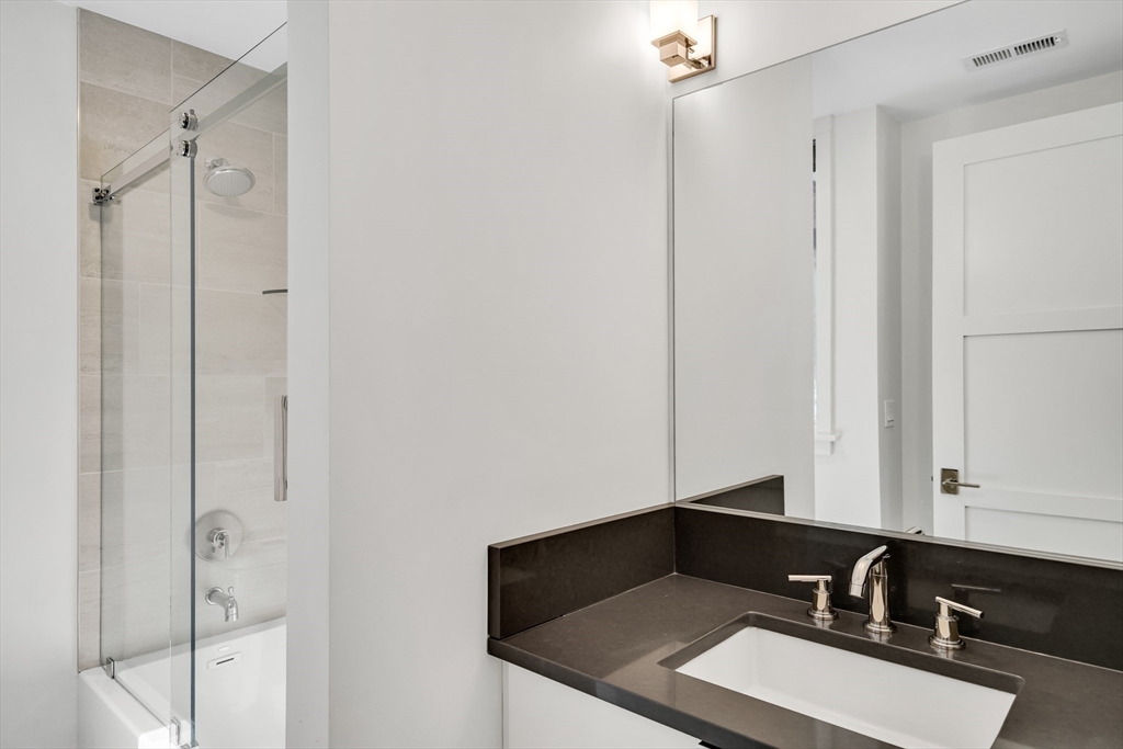 11 Winthrop Cir