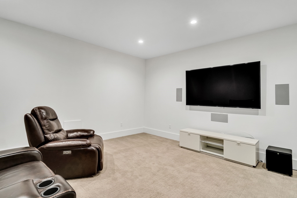 11 Winthrop Cir