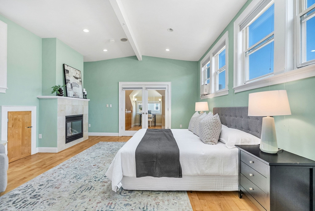 32 Copley St # 2