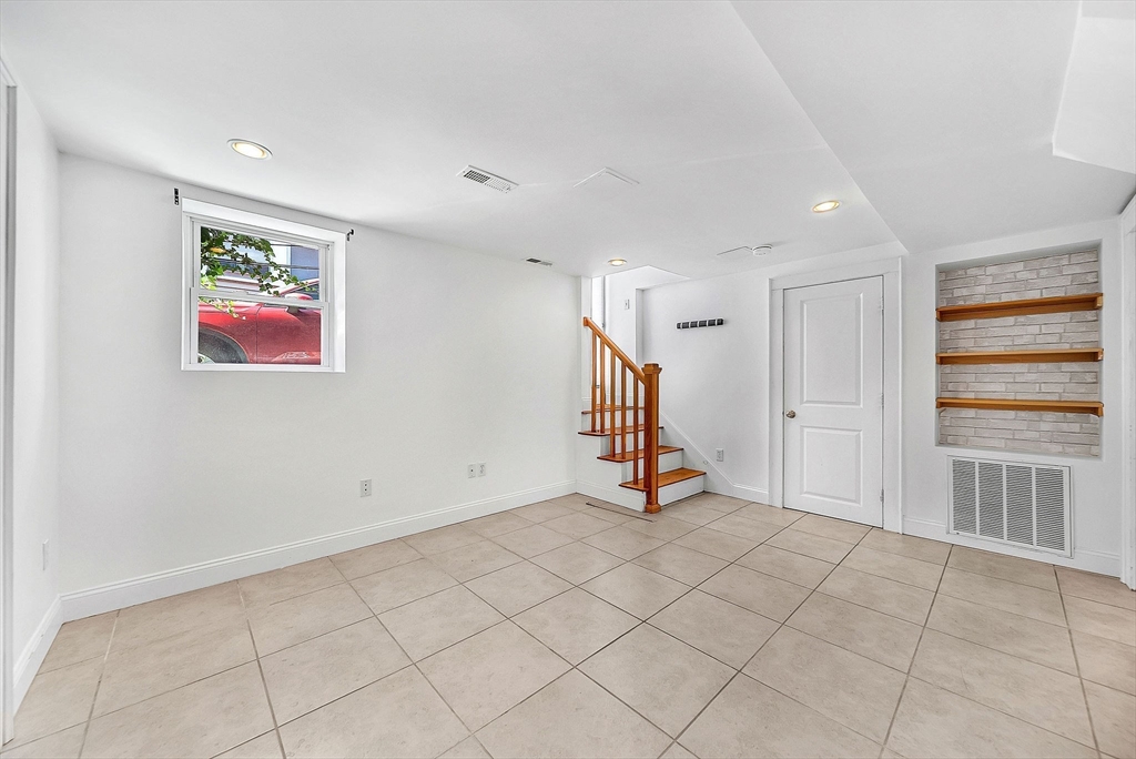 32 Copley St # 2