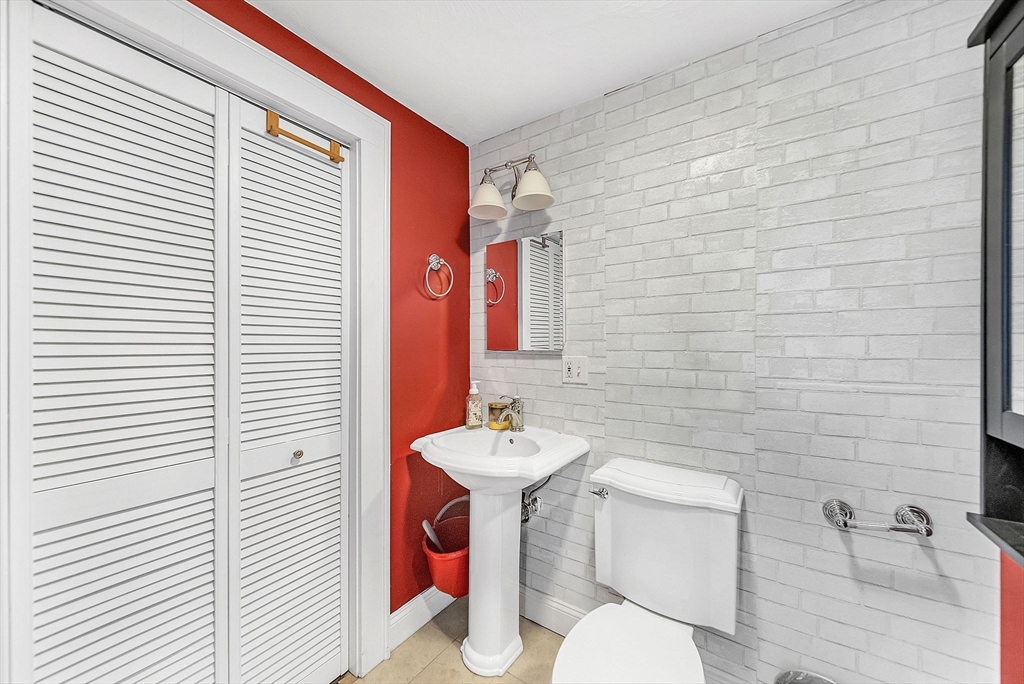 32 Copley St # 2