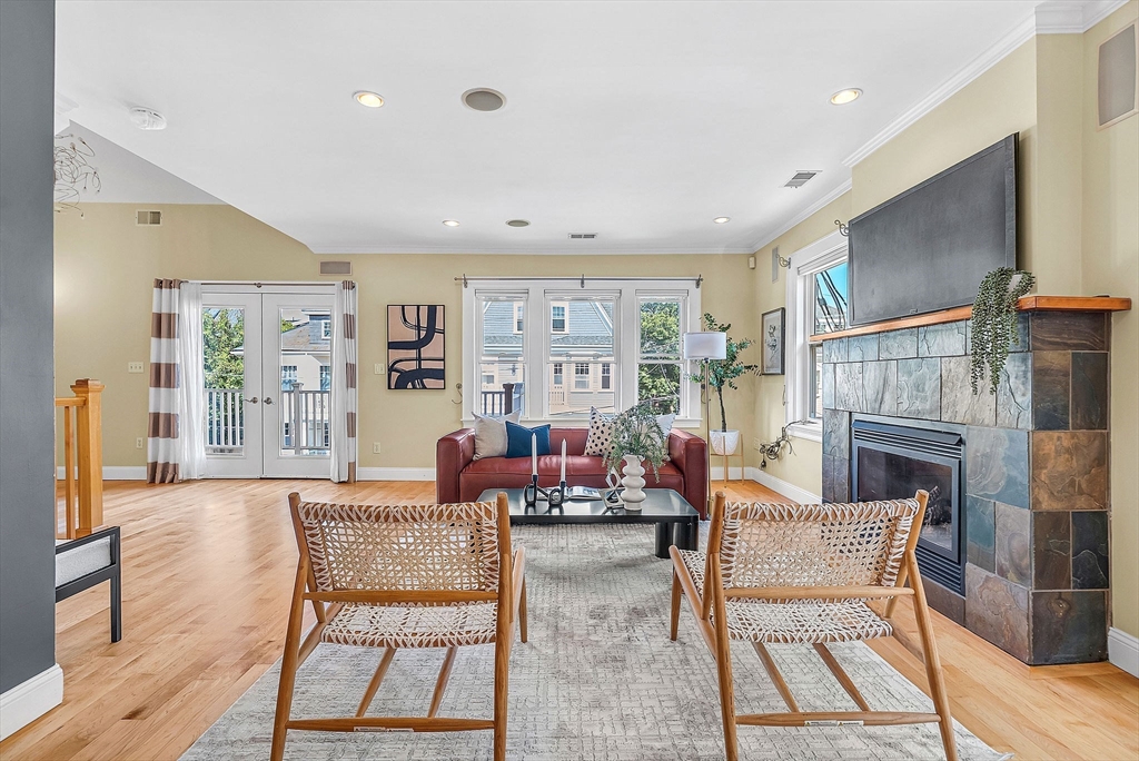 32 Copley St # 2
