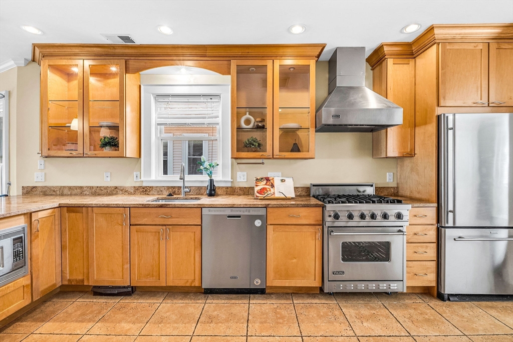 32 Copley St # 2