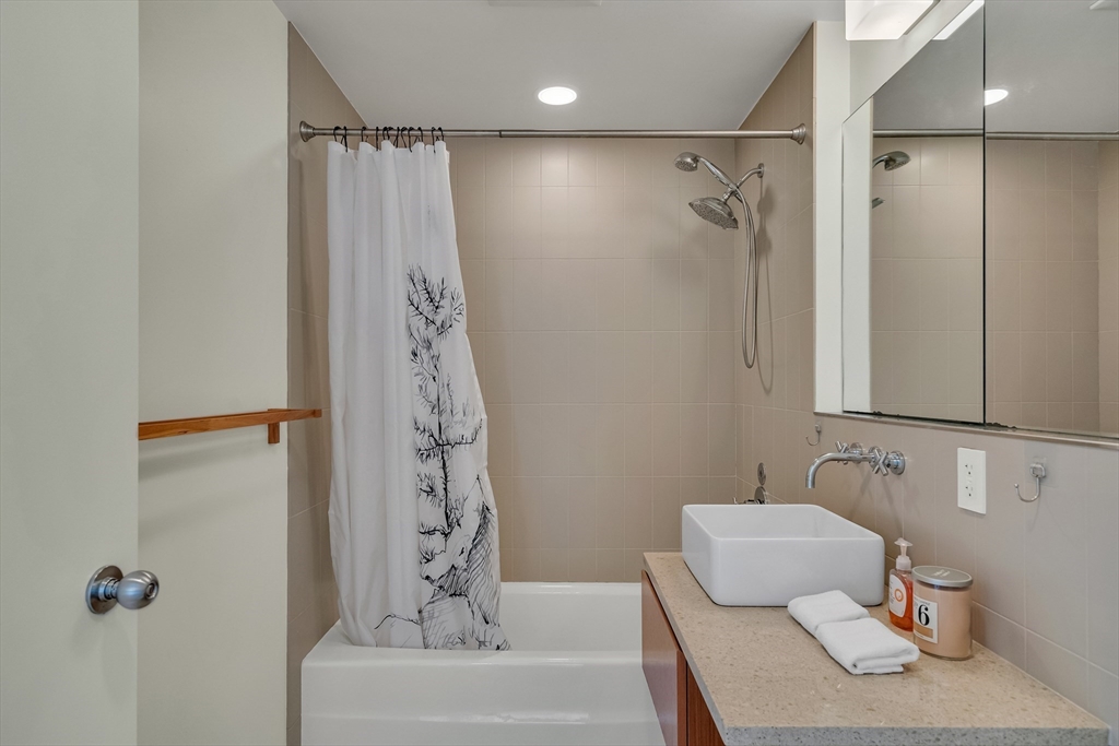 141 Dorchester Ave # 906