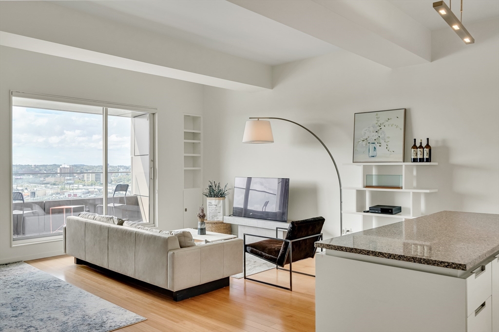 141 Dorchester Ave # 906