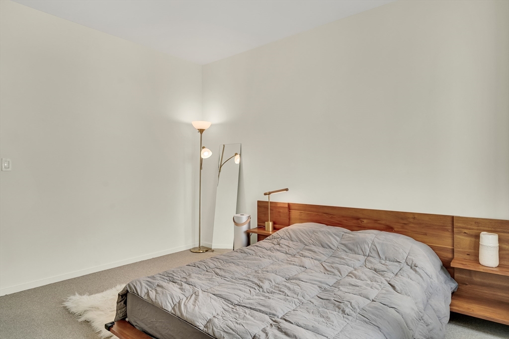 141 Dorchester Ave # 906