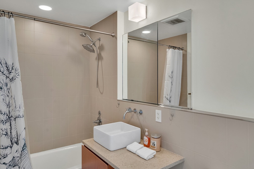 141 Dorchester Ave # 906