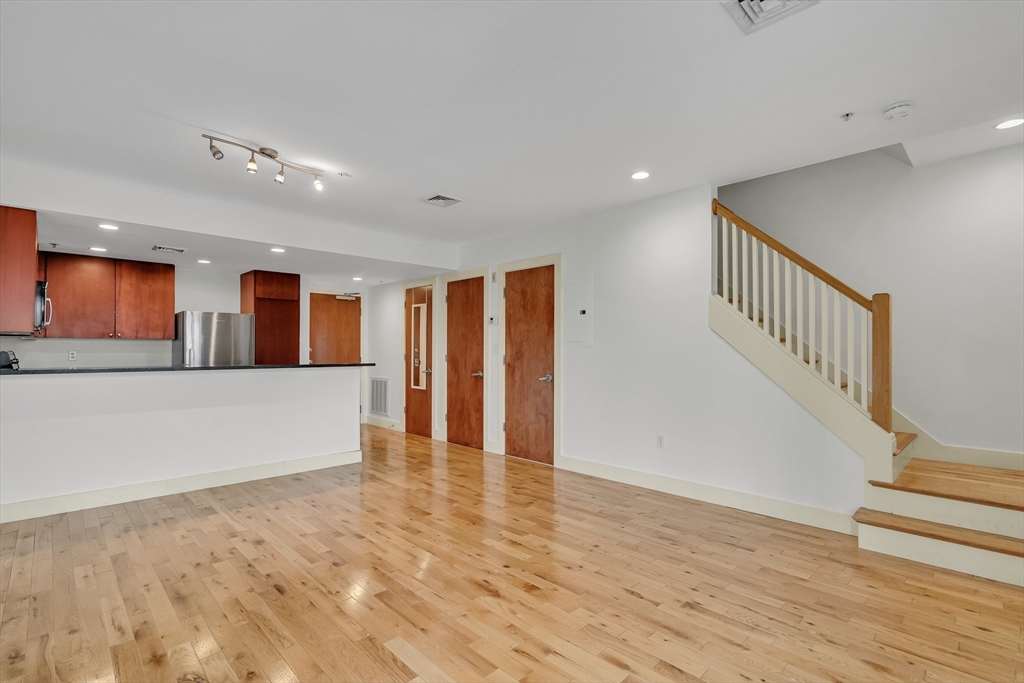 533 Cambridge St # 311