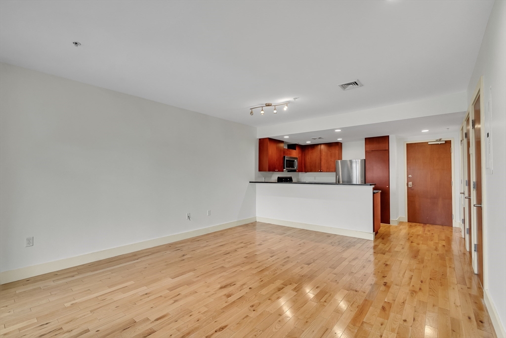 533 Cambridge St # 311