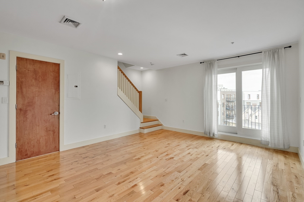 533 Cambridge St # 311