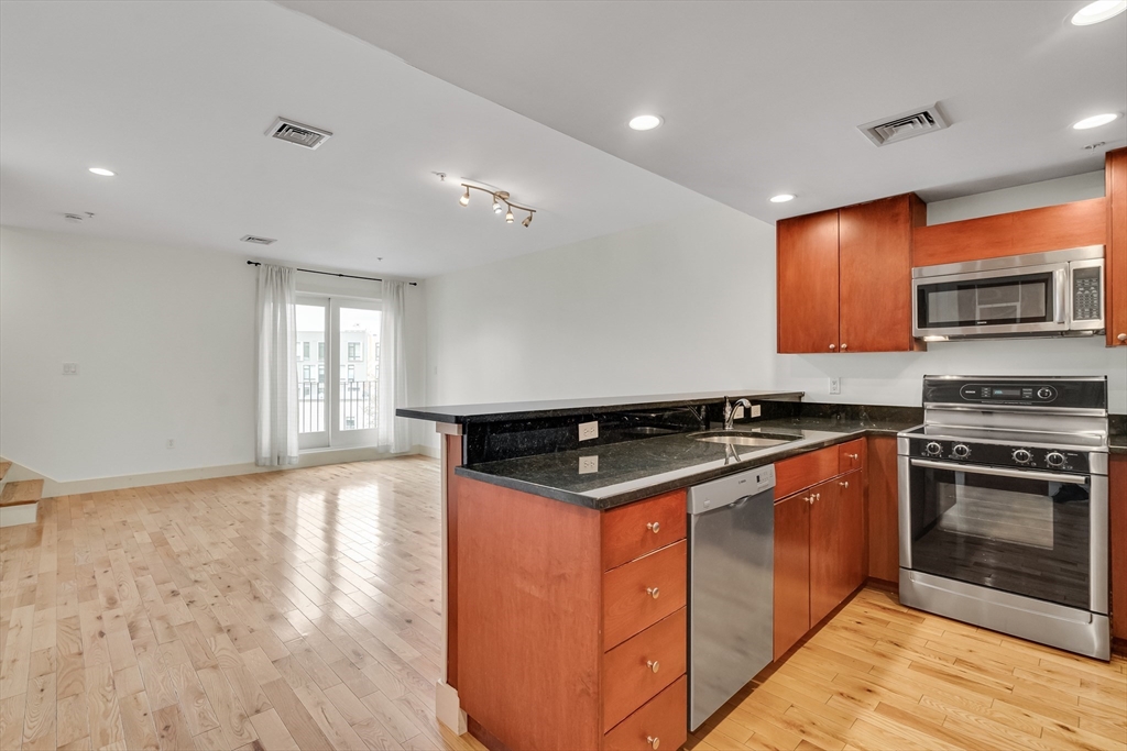 533 Cambridge St # 311