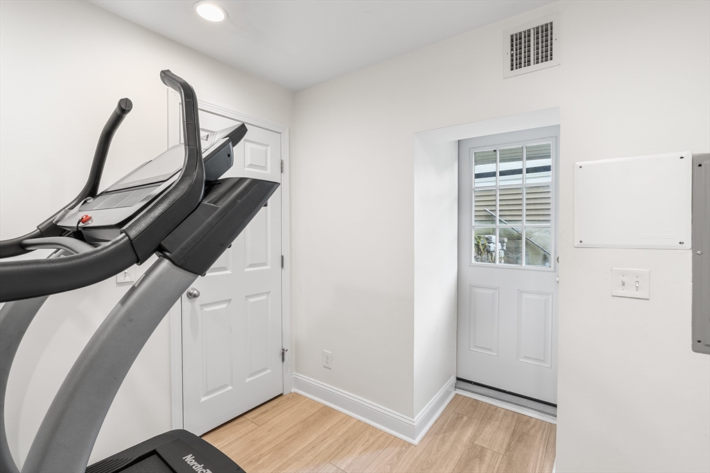 9 Lisbeth St # 9